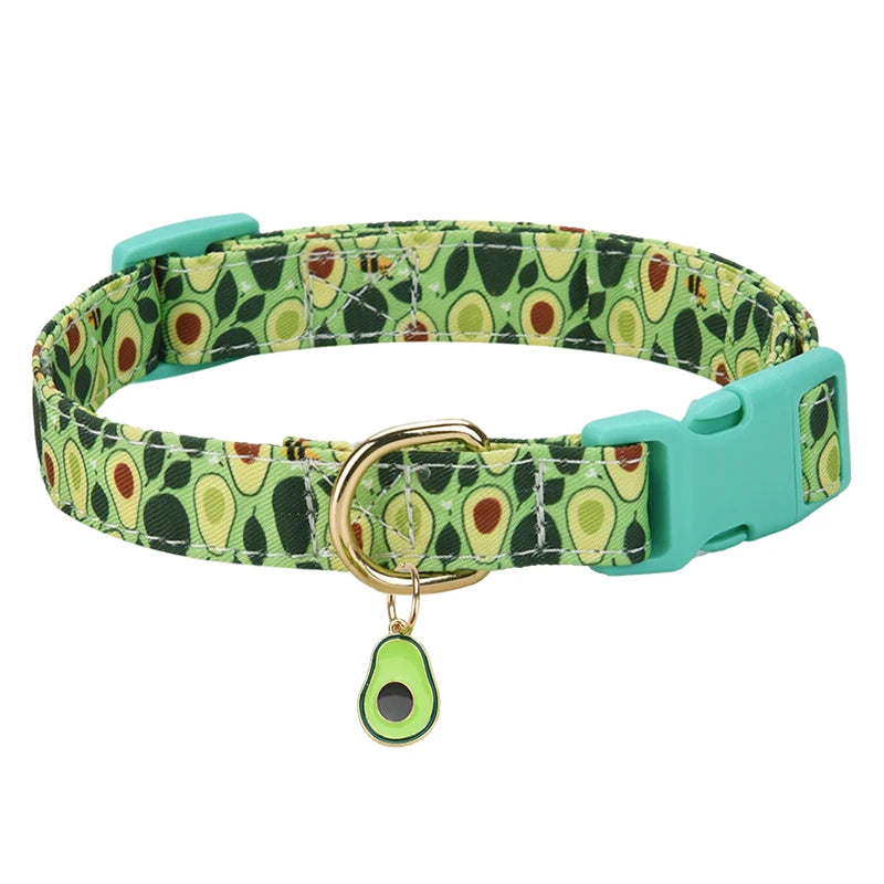 Collier chien motif fruit tropicaux modèle avocate