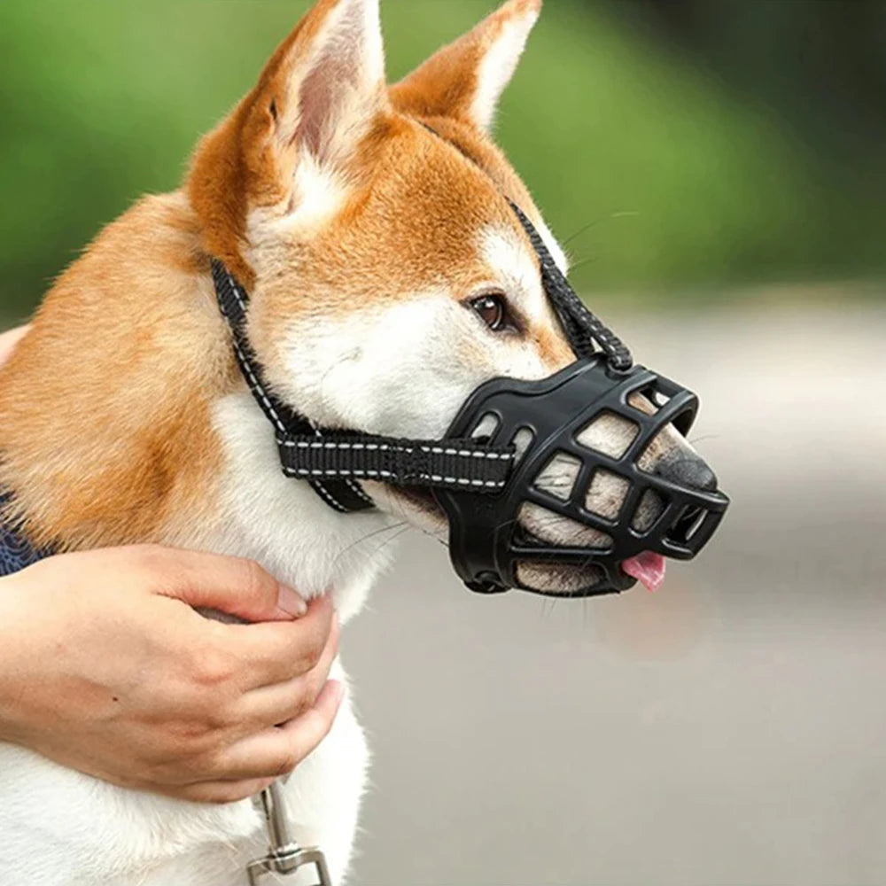 museliere pour chien anti aboiement noir Akita profil