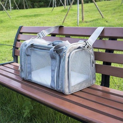 Sac de transport pour chien gris sur banc